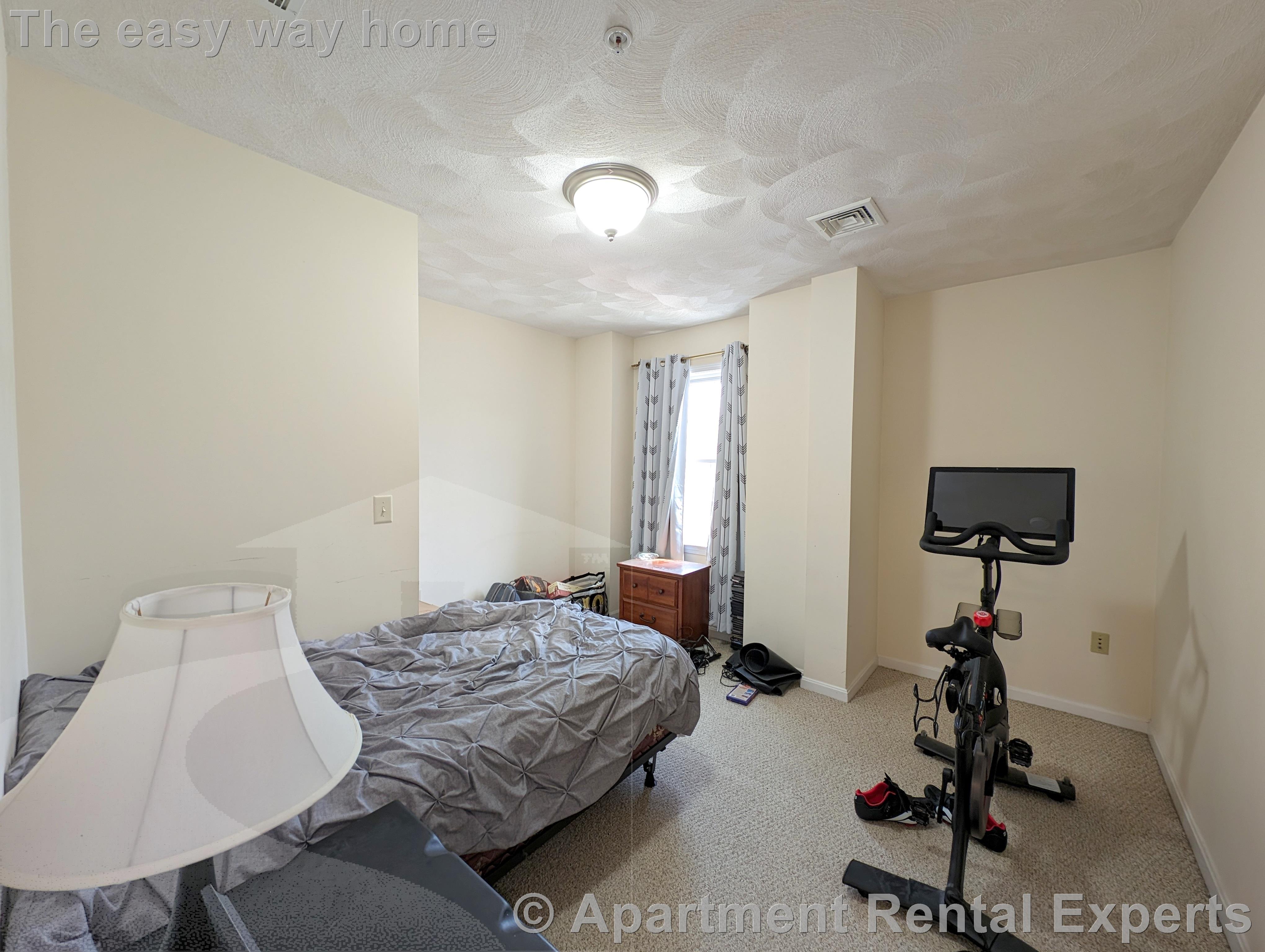 215 Harvard St, Tufts