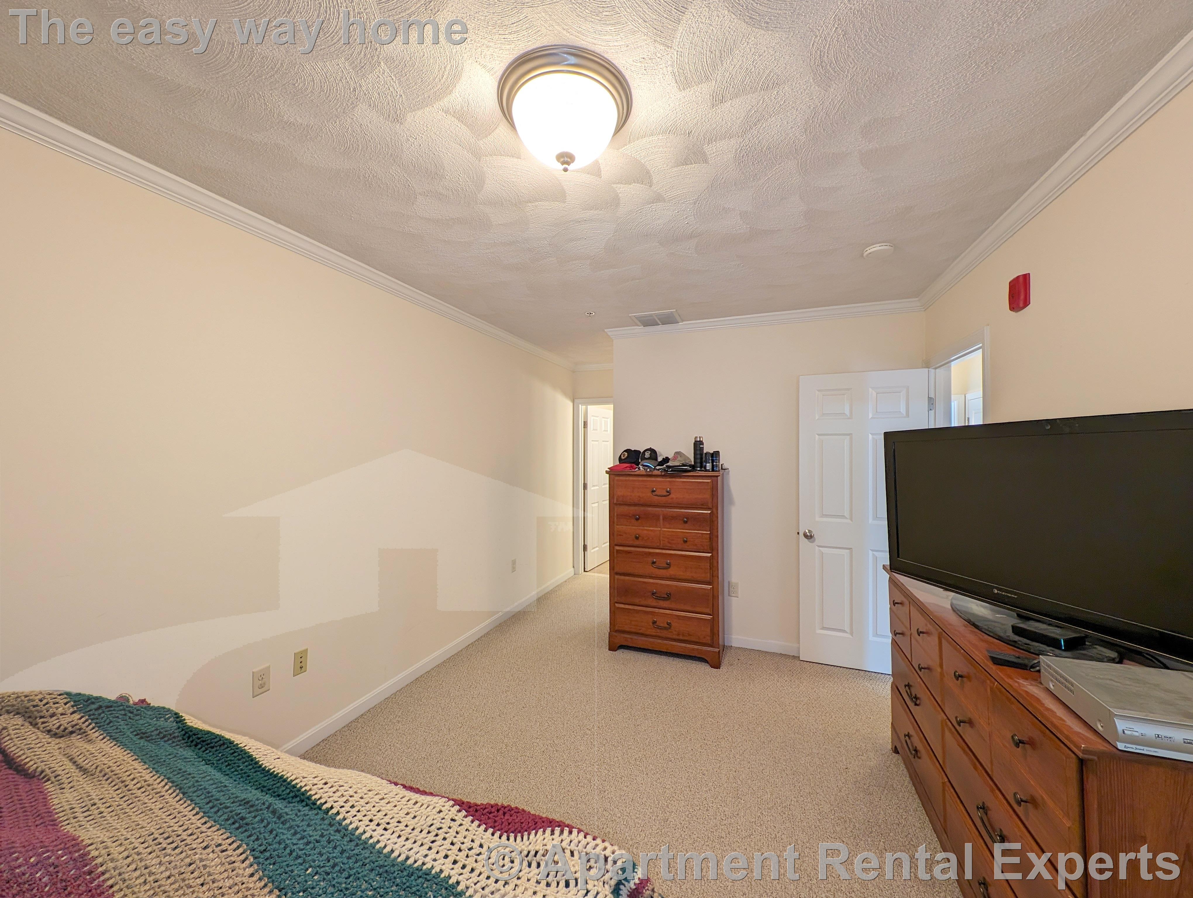 215 Harvard St, Tufts