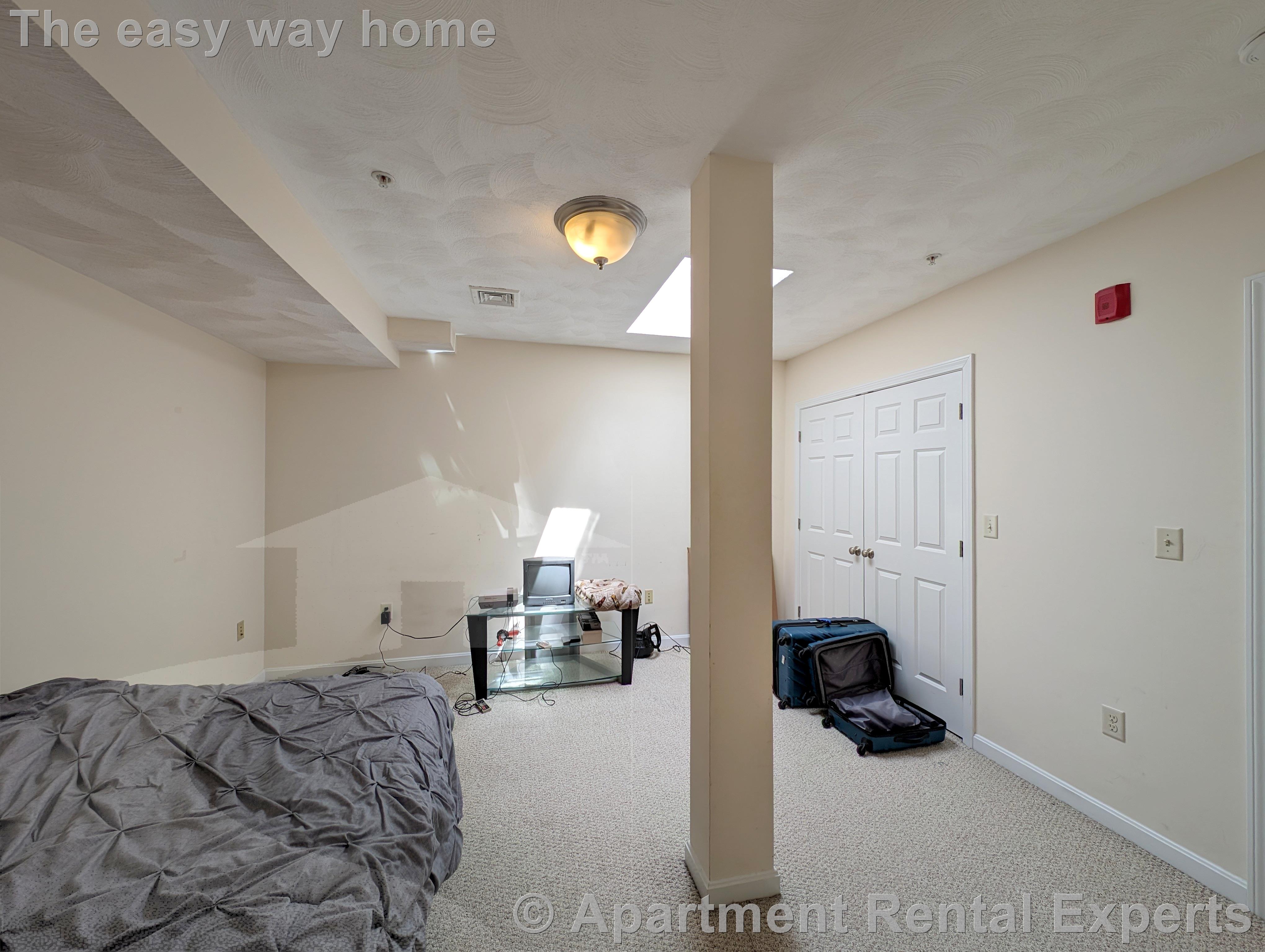 215 Harvard St, Tufts