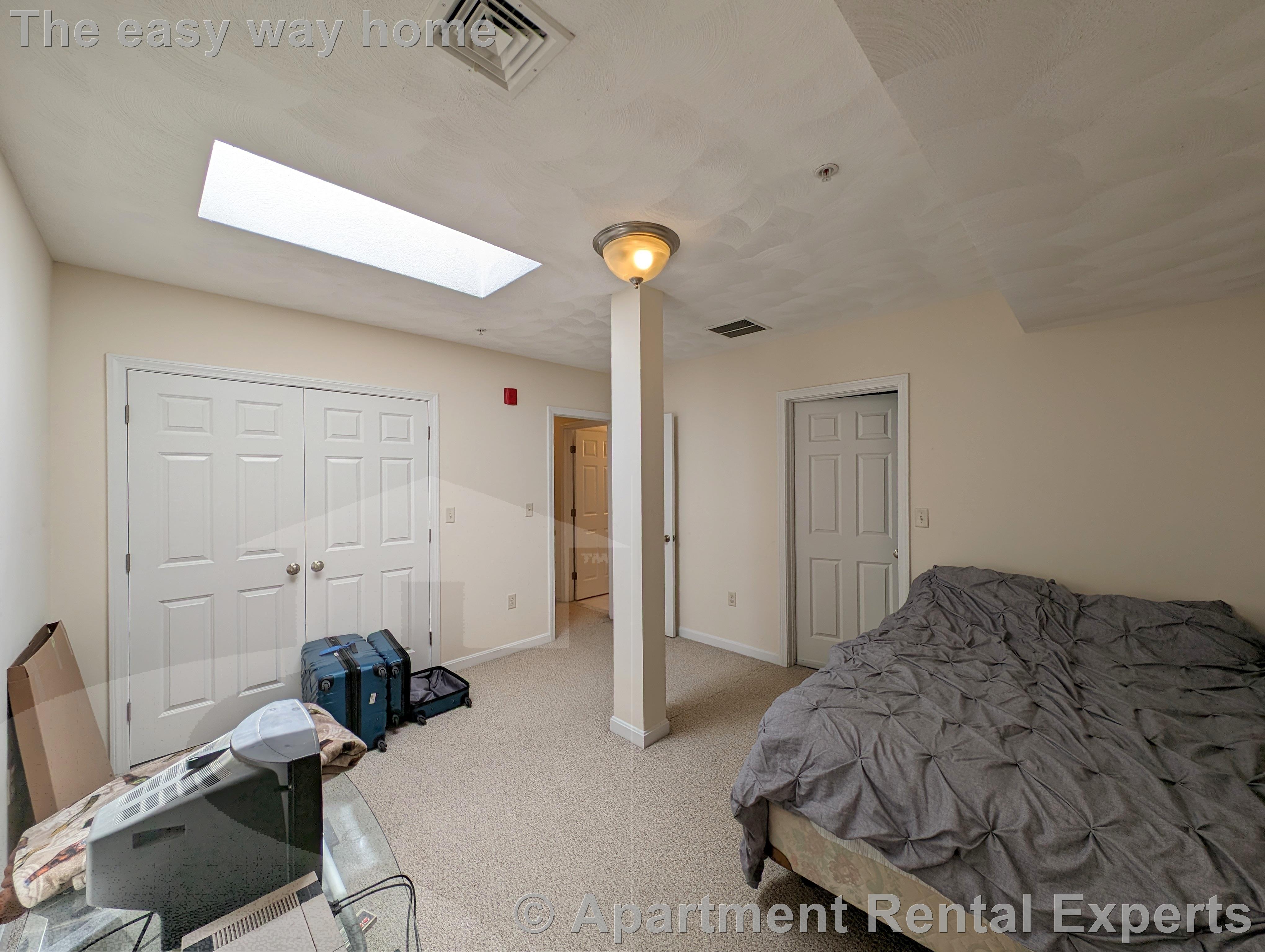 215 Harvard St, Tufts