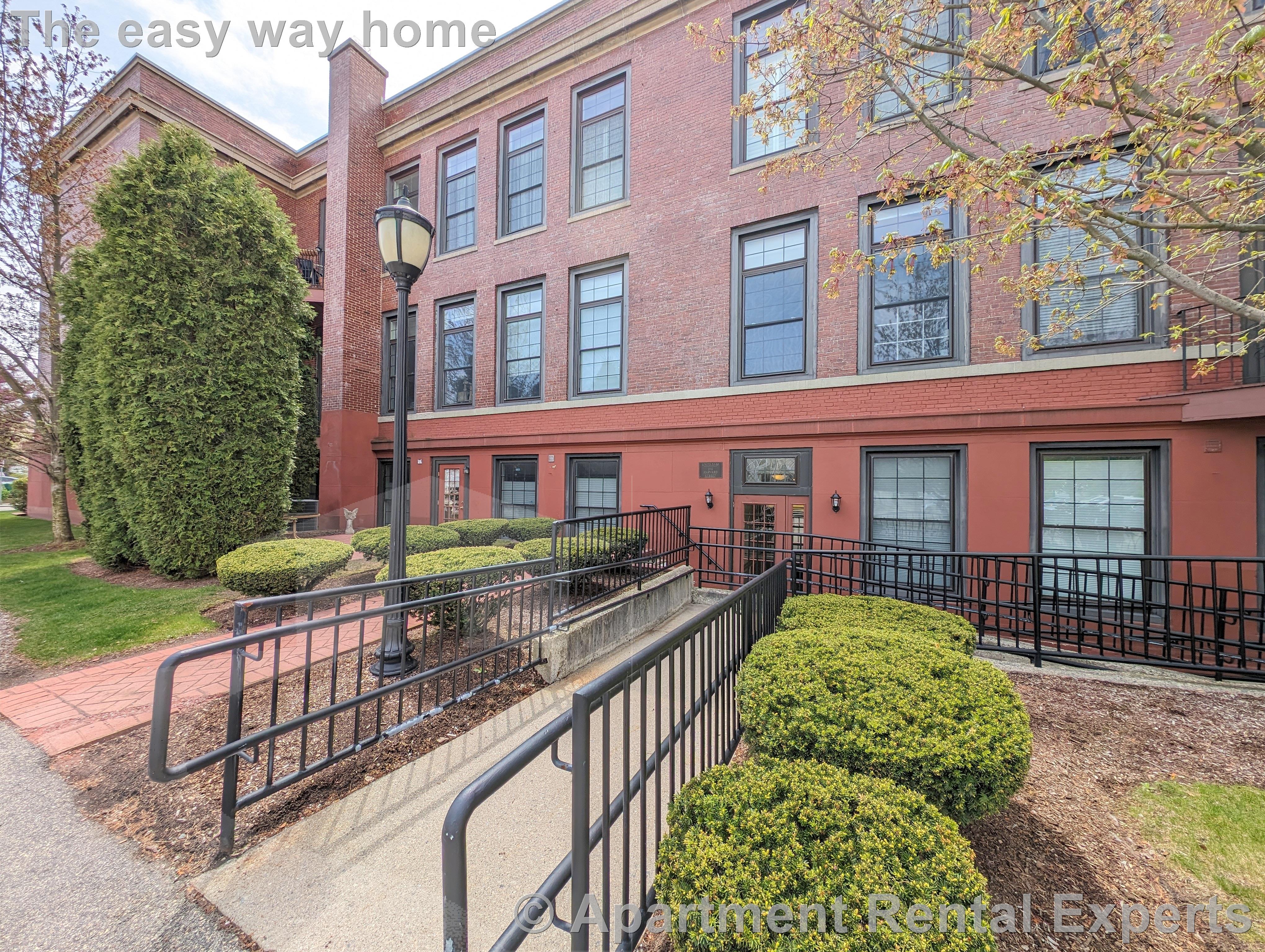 215 Harvard St, Tufts