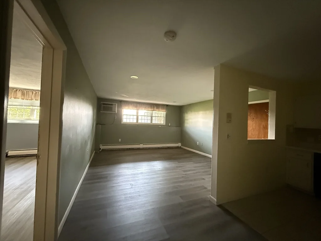 12 Williamsburg Ct, Shrewsbury