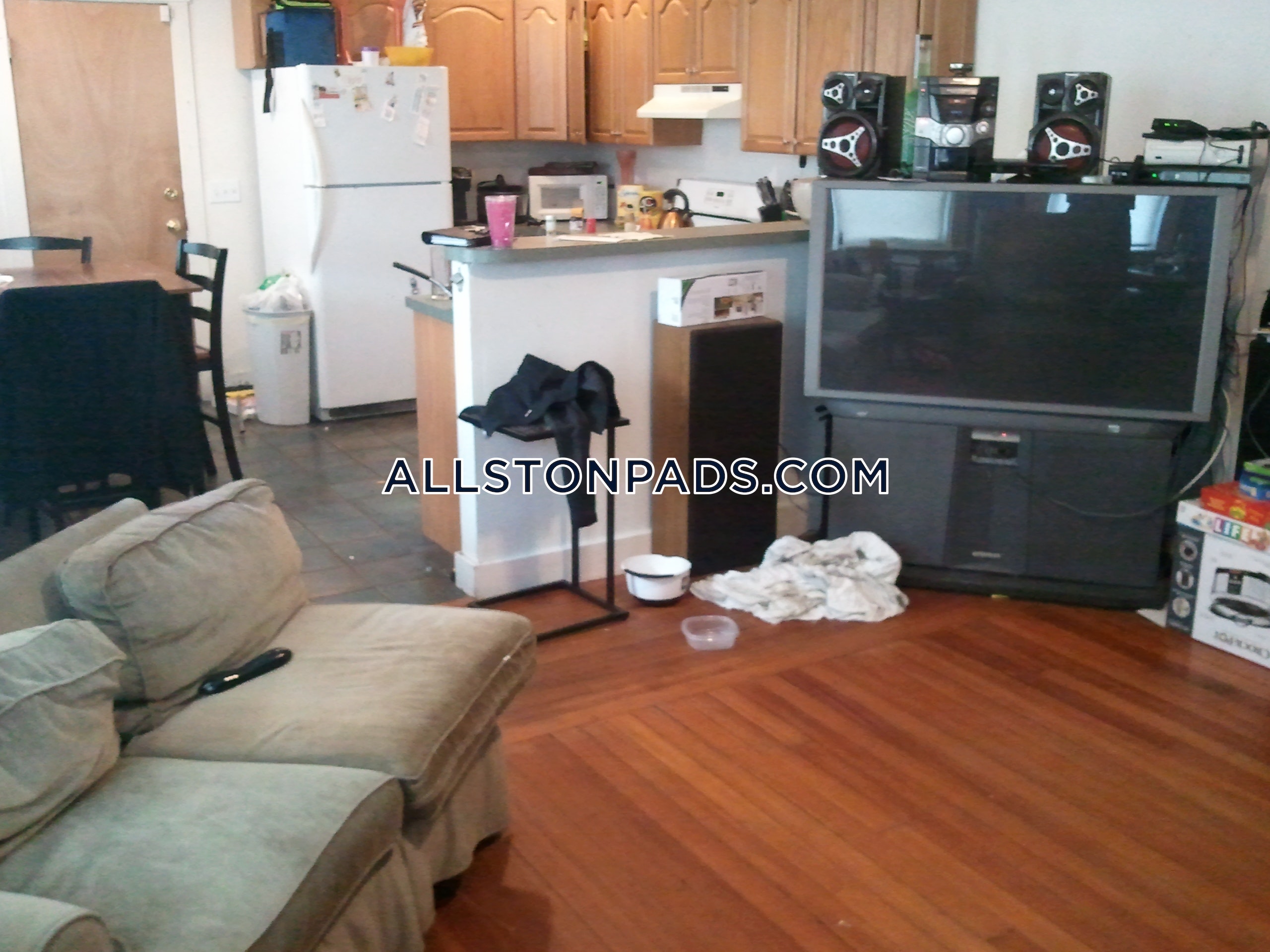 4 bed, 1 bath apartment for rent at 51 Gardner St Unit U1, Allston — photo 4 of 22