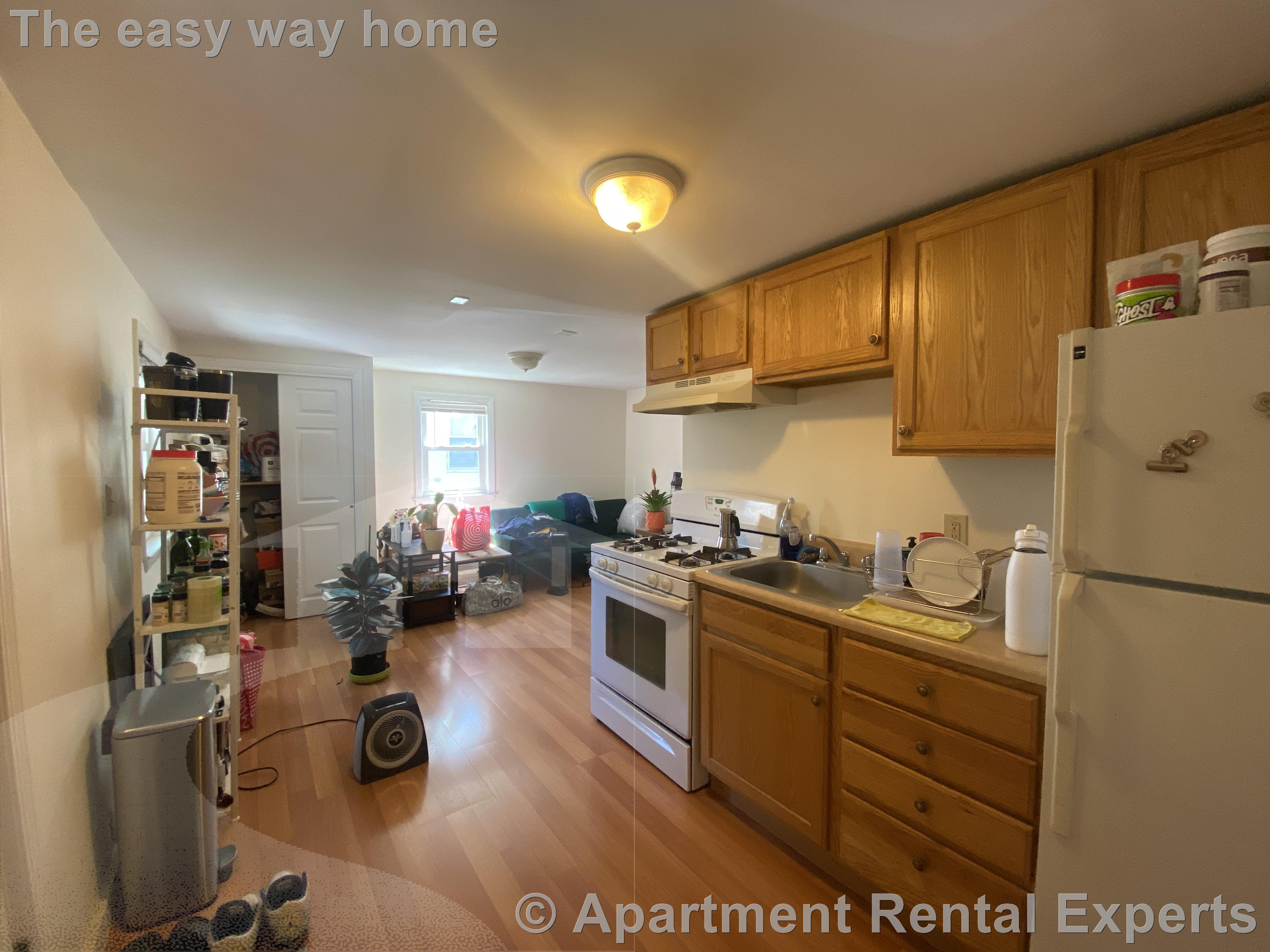 1 bed, 1 bath apartment for rent at 400 Franklin St Unit 06, Riverside