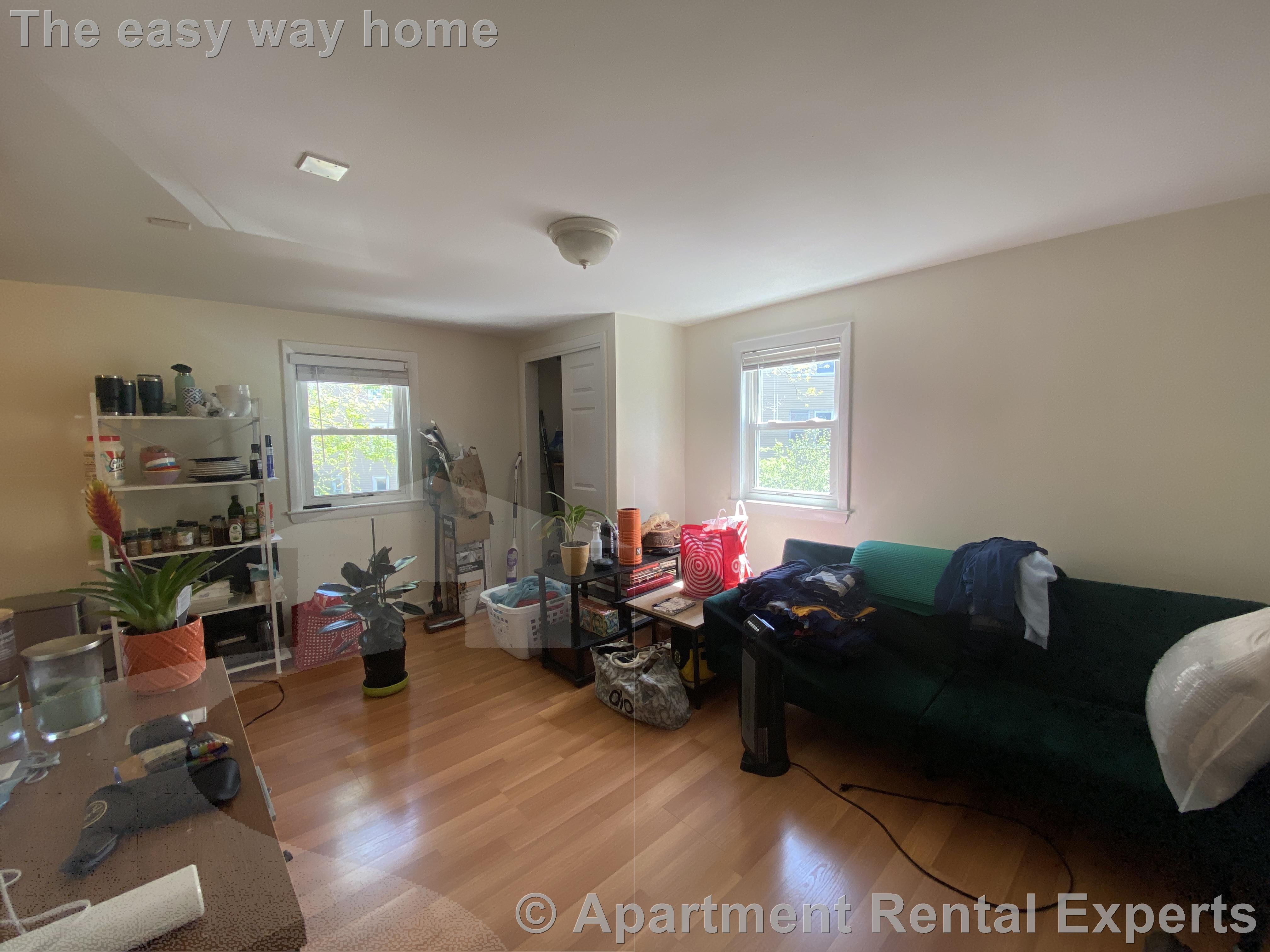 1 bed, 1 bath apartment for rent at 400 Franklin St Unit 06, Riverside — photo 4 of 10