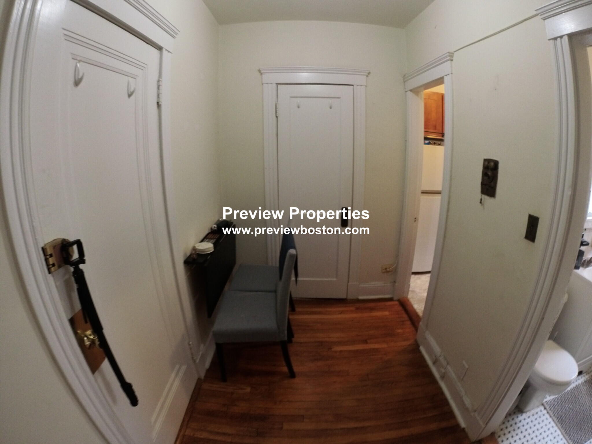 1450 Commonwealth, Brighton