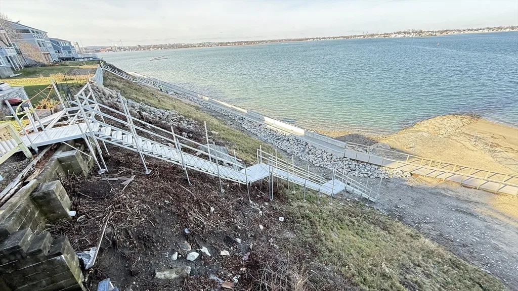 85 Regatta Rd, North Weymouth