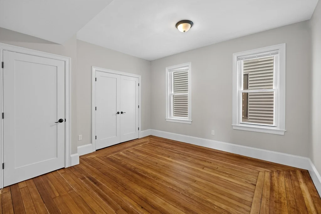 921-923 East Broadway, South Boston