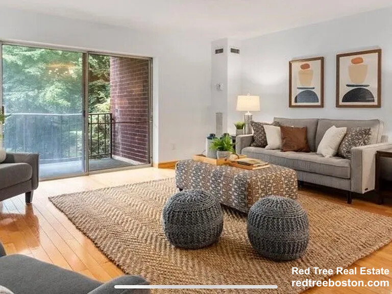 50 Broadlawn Park, Chestnut Hill