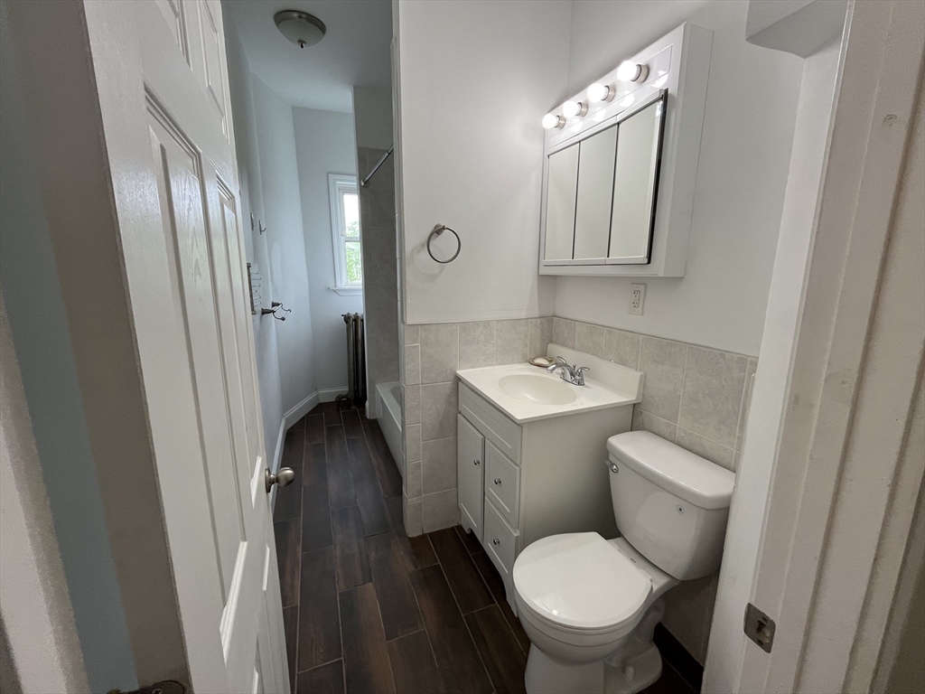 175 River St, Riverside