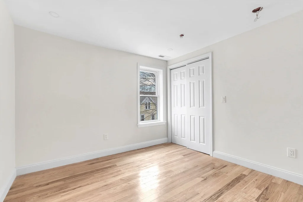 23 Pleasant St, Fitchburg