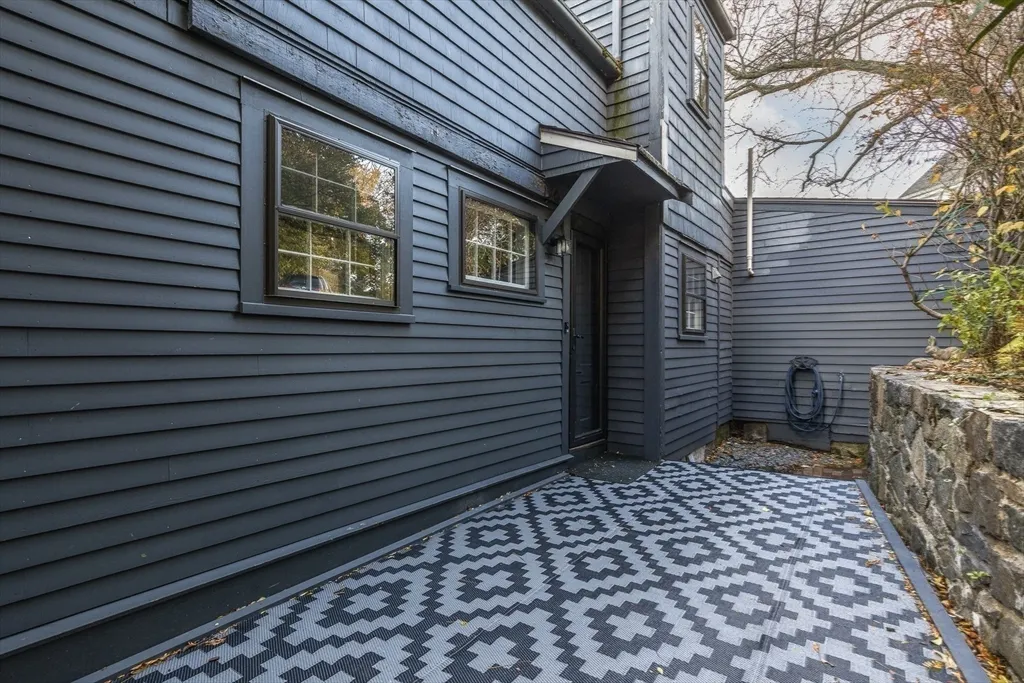 1 Mugford St, Marblehead