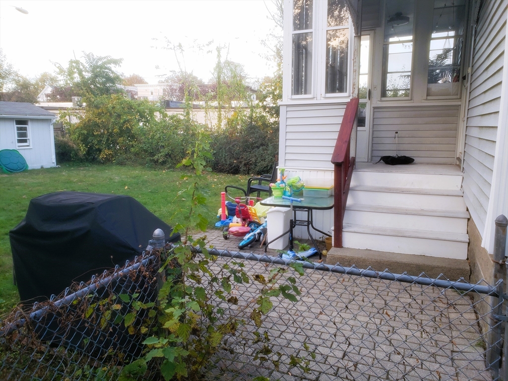 9 Menotomy Rd, Arlington