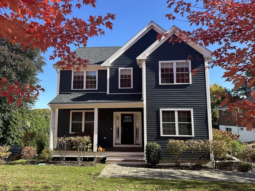 53 Old Mystic St, Arlington