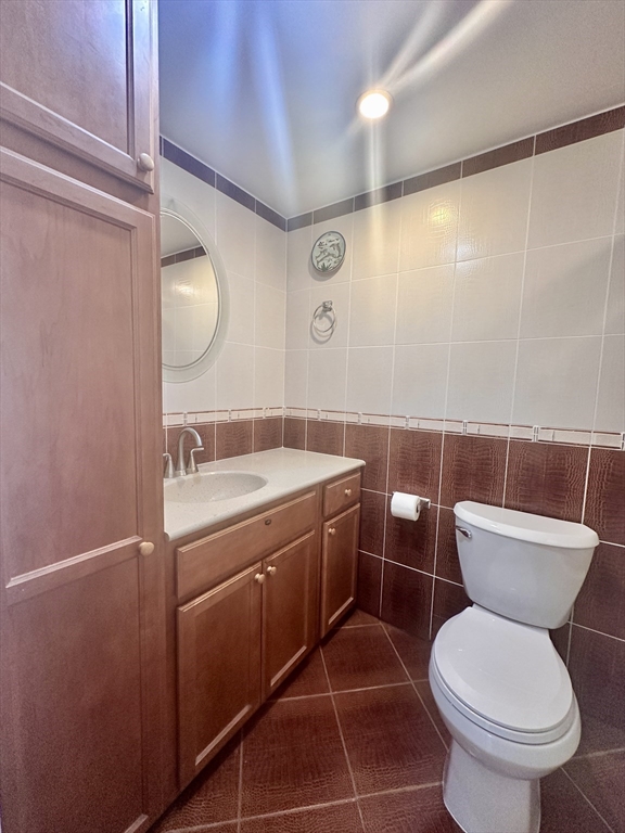 50-56 Broadlawn Park, Newton