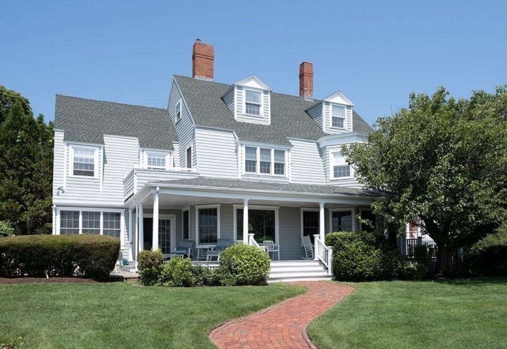 4 Spray Ave, Marblehead