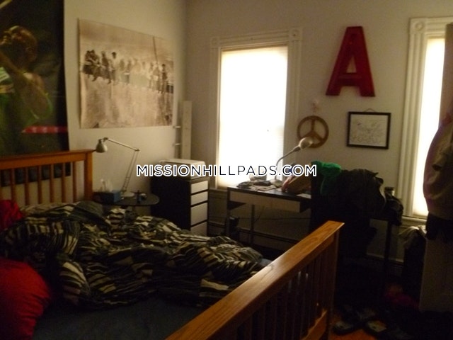 5 bed, 2 bath apartment for rent at 59 Hillside St Unit 3, Mission Hill — photo 49 of 54
