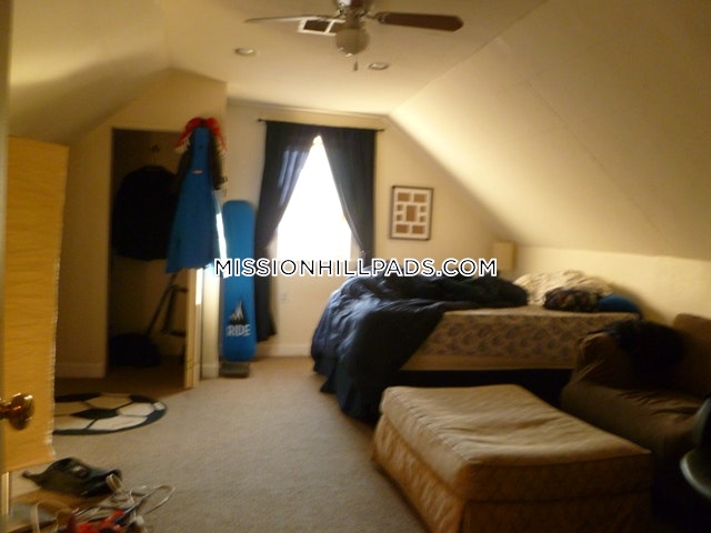 5 bed, 2 bath apartment for rent at 59 Hillside St Unit 3, Mission Hill — photo 51 of 54