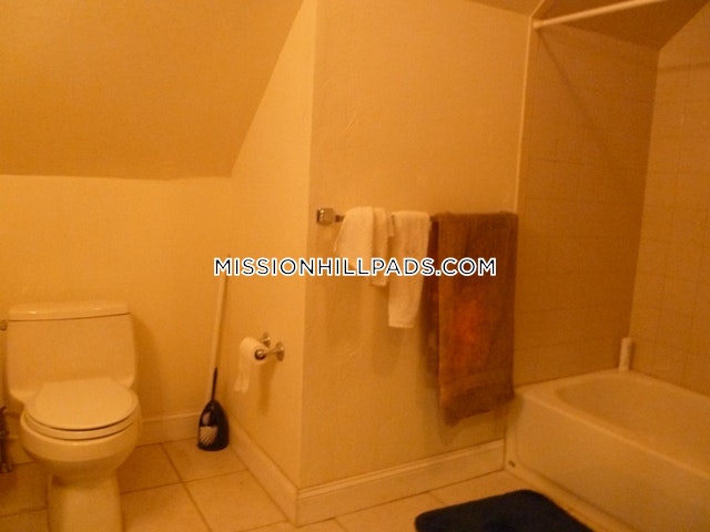 5 bed, 2 bath apartment for rent at 59 Hillside St Unit 3, Mission Hill — photo 52 of 54