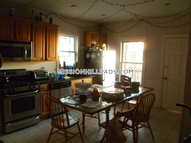 5 bed, 2 bath apartment for rent at 59 Hillside St Unit 3, Mission Hill — photo 54 of 54
