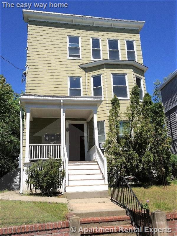 69 Raymond Ave, Tufts