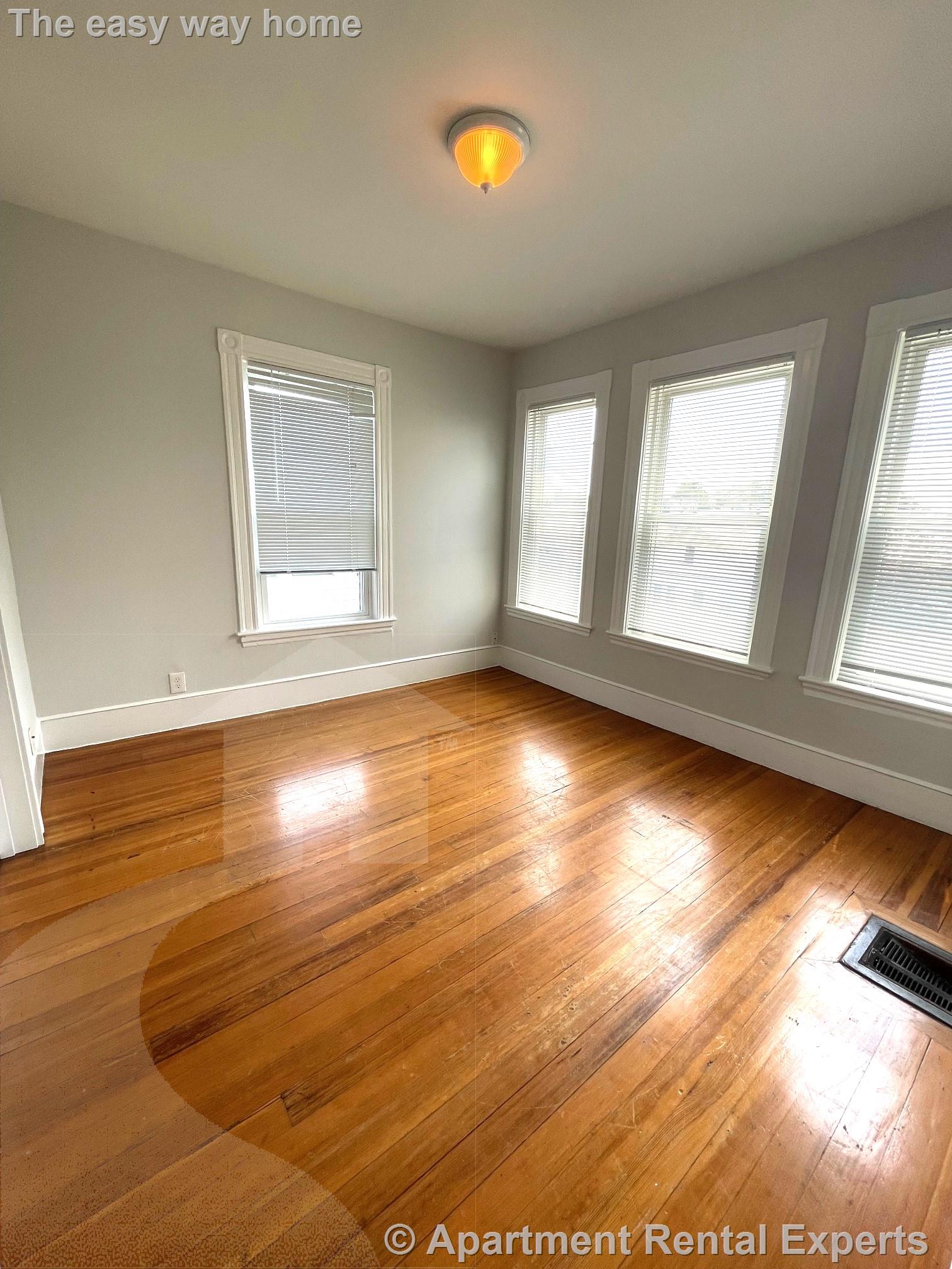 69 Raymond Ave, Tufts