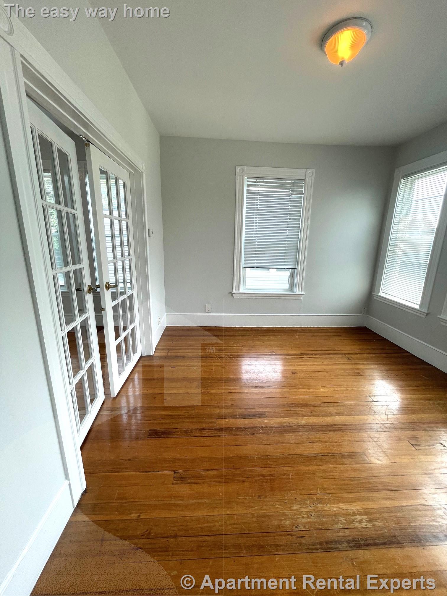 69 Raymond Ave, Tufts