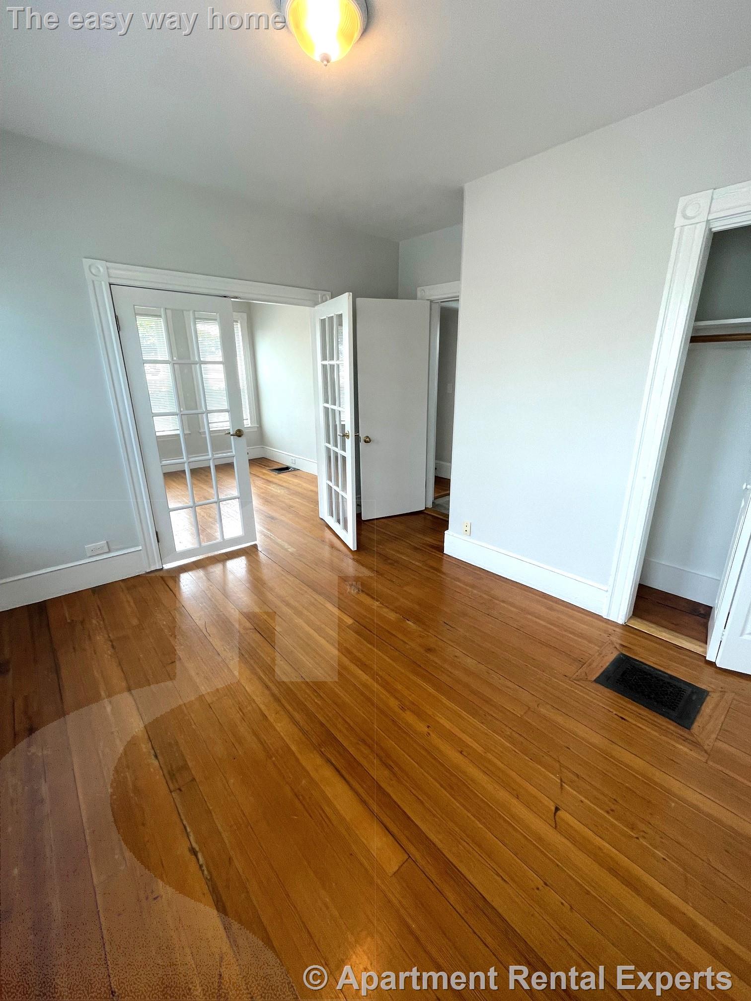 69 Raymond Ave, Tufts