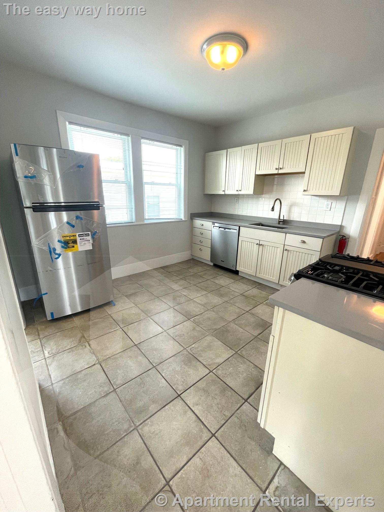 69 Raymond Ave, Tufts