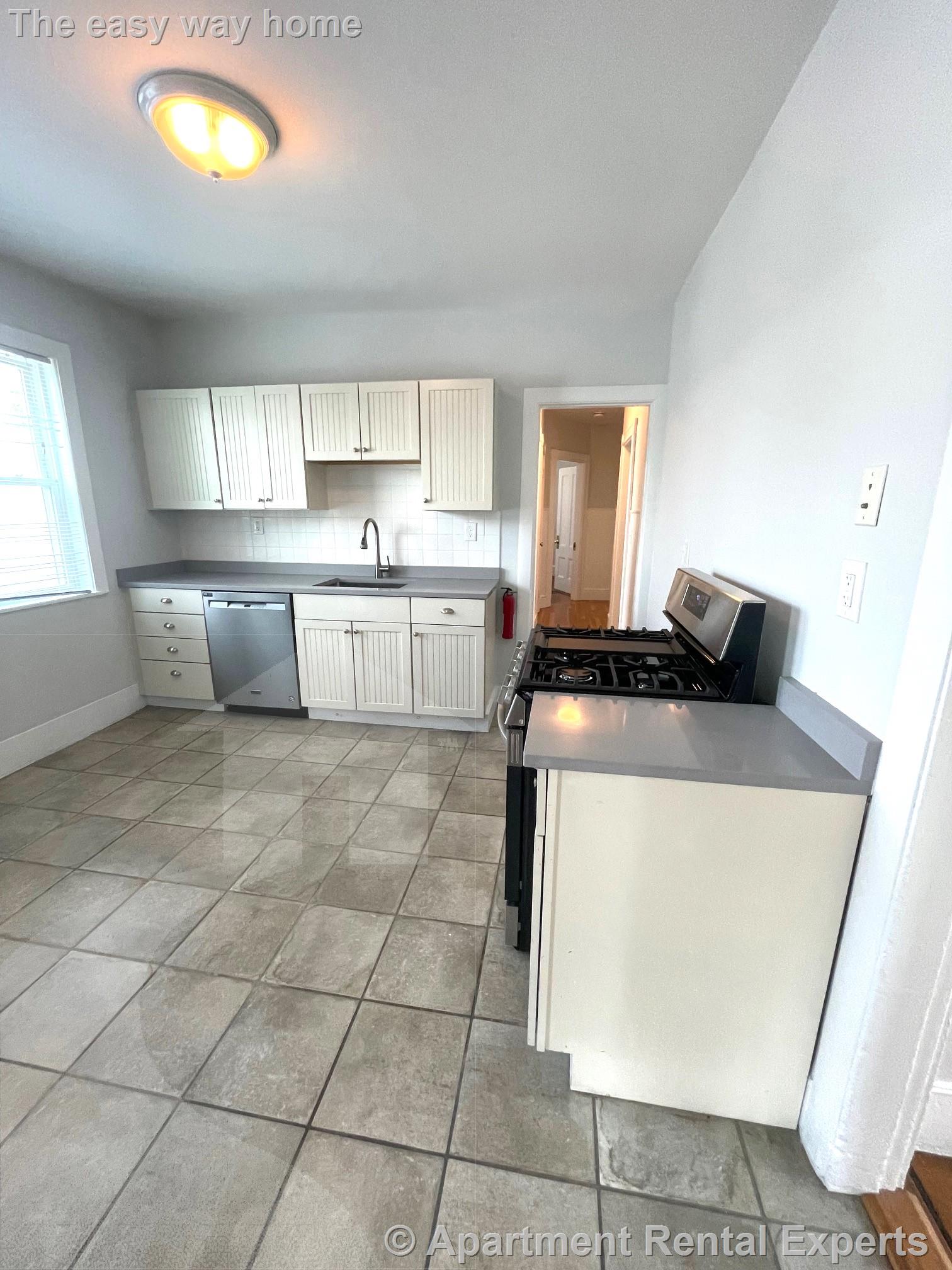 69 Raymond Ave, Tufts