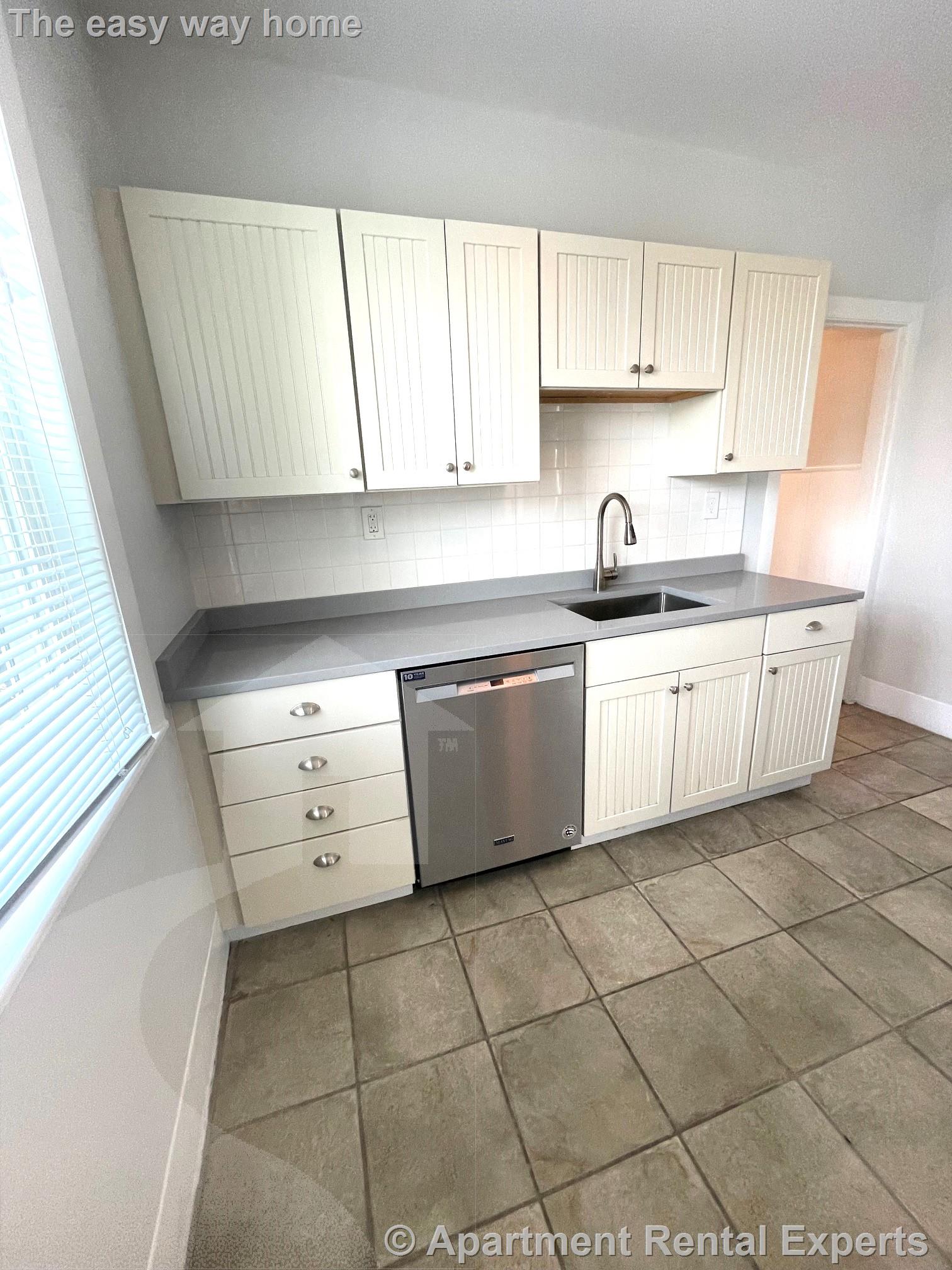 69 Raymond Ave, Tufts