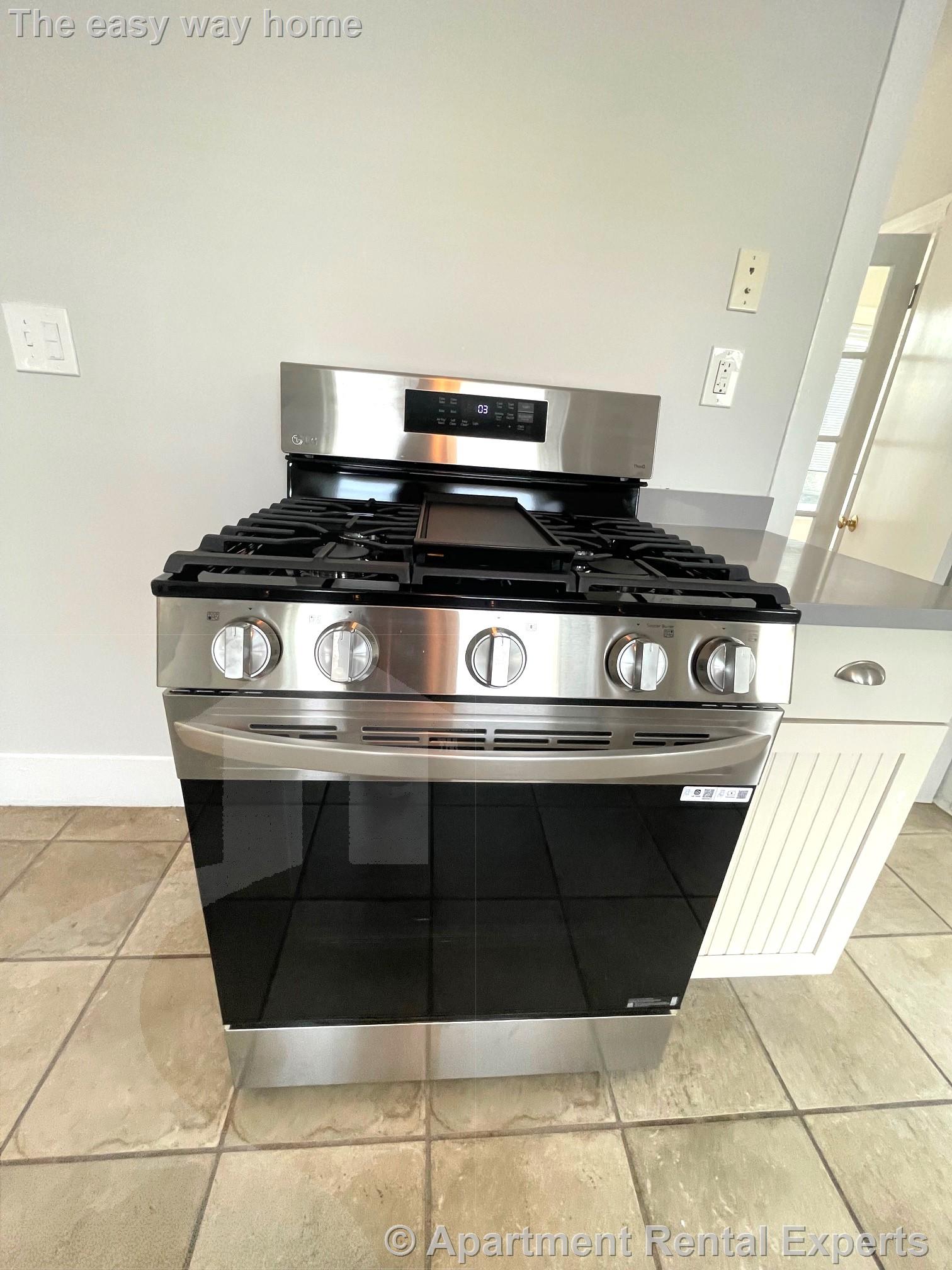 69 Raymond Ave, Tufts