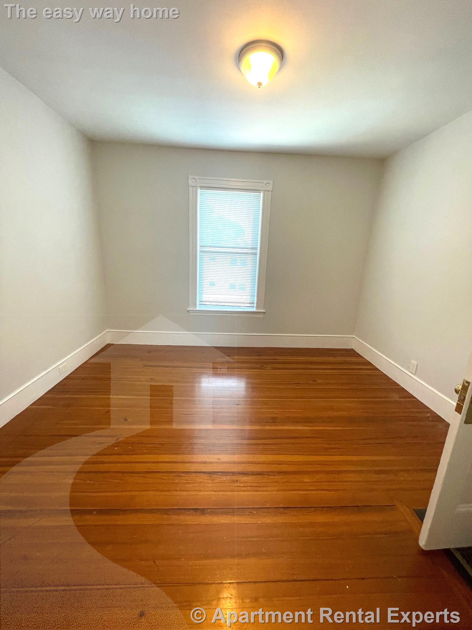 69 Raymond Ave, Tufts