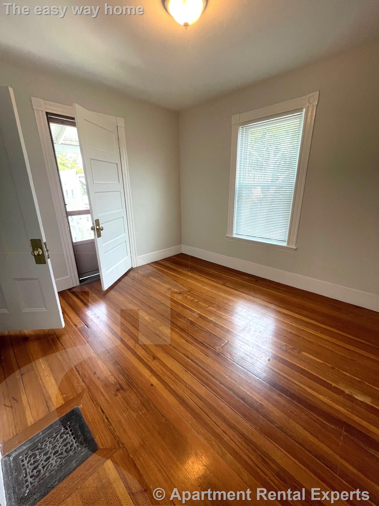 69 Raymond Ave, Tufts