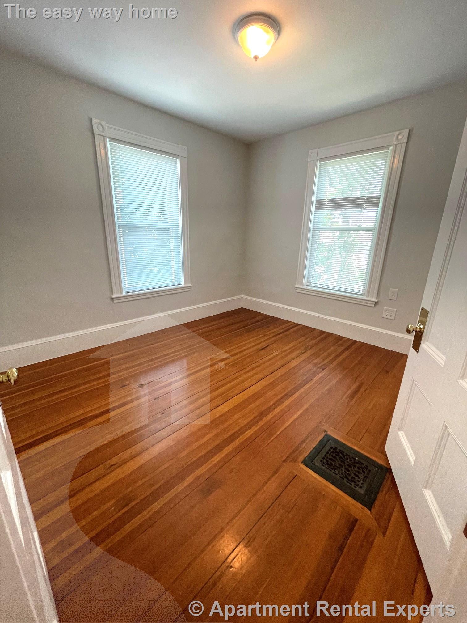 69 Raymond Ave, Tufts