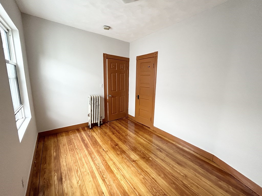 18 Eastman St, Boston