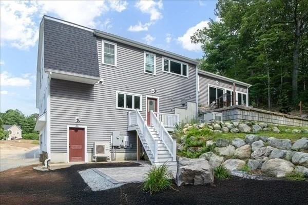 14 Norway Farms Dr, Norfolk