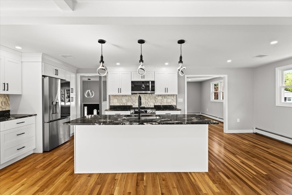 19 Coach Ln, Norwood