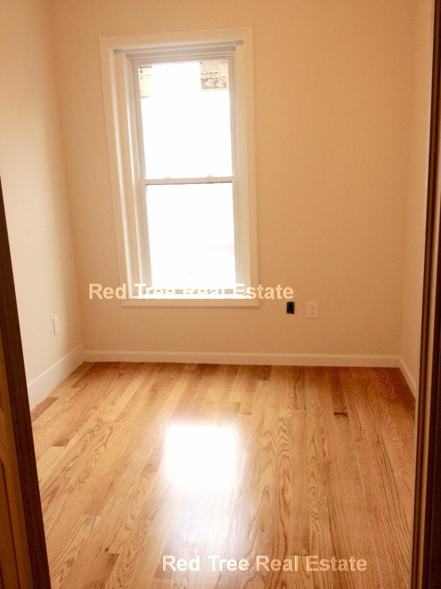 10 Moreland St, Roxbury