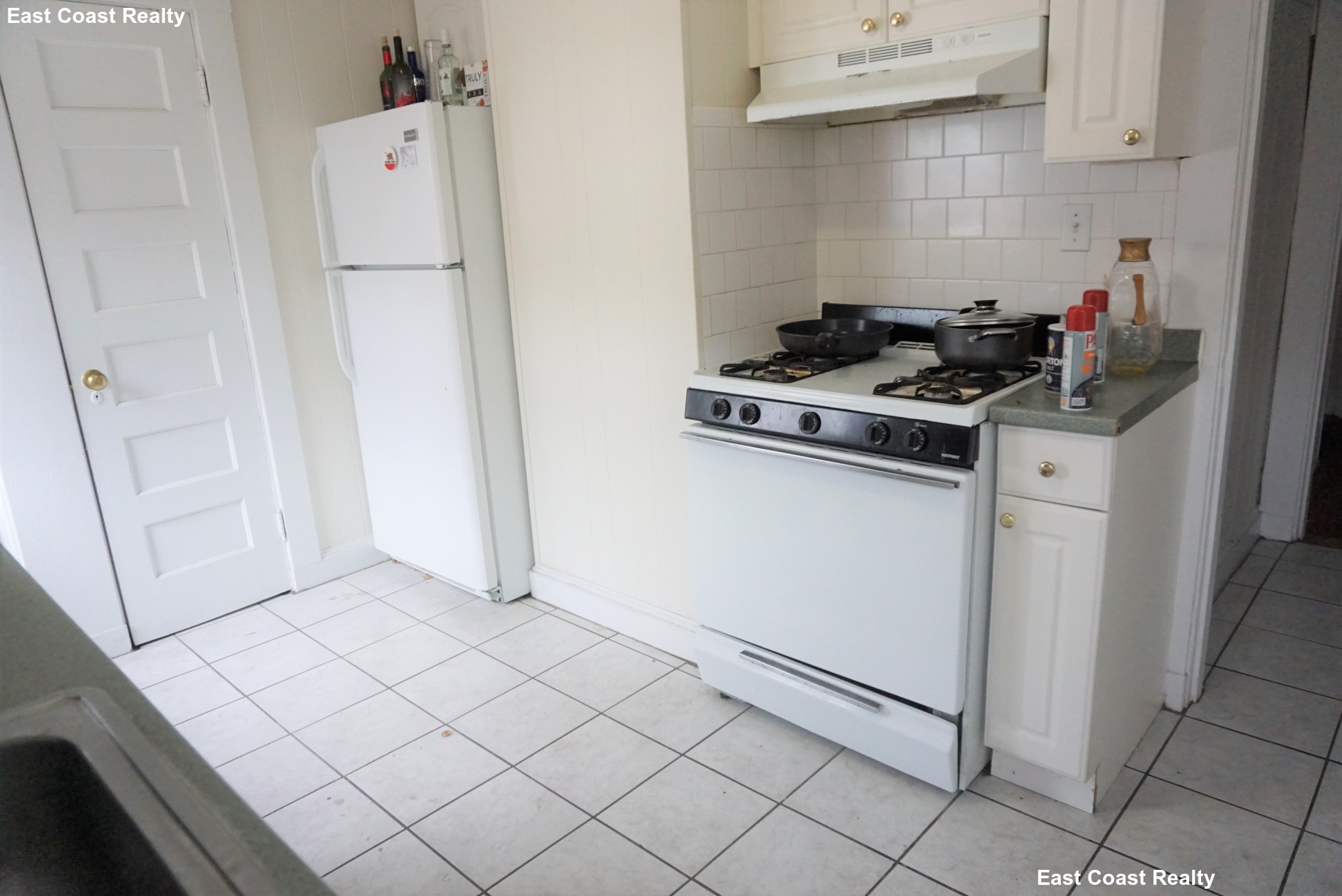 4 Ashford Ct, Allston