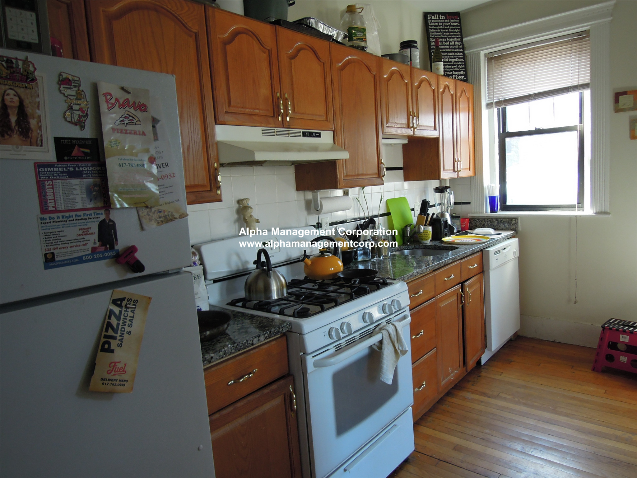 3 bed, 1.5 bath apartment for rent at 1412 Commonwealth Ave Unit 7, Brighton — photo 2 of 11