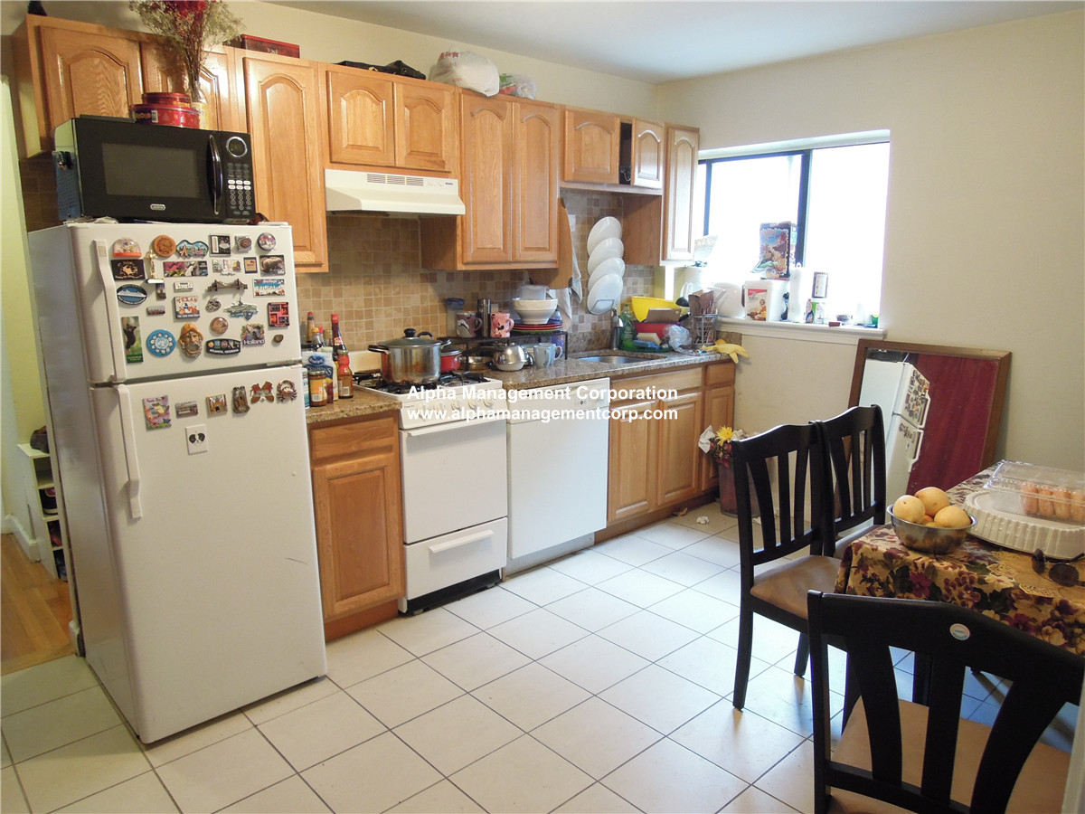 1 split bed, 1 bath apartment for rent at 1 President Ter Unit 4, Allston