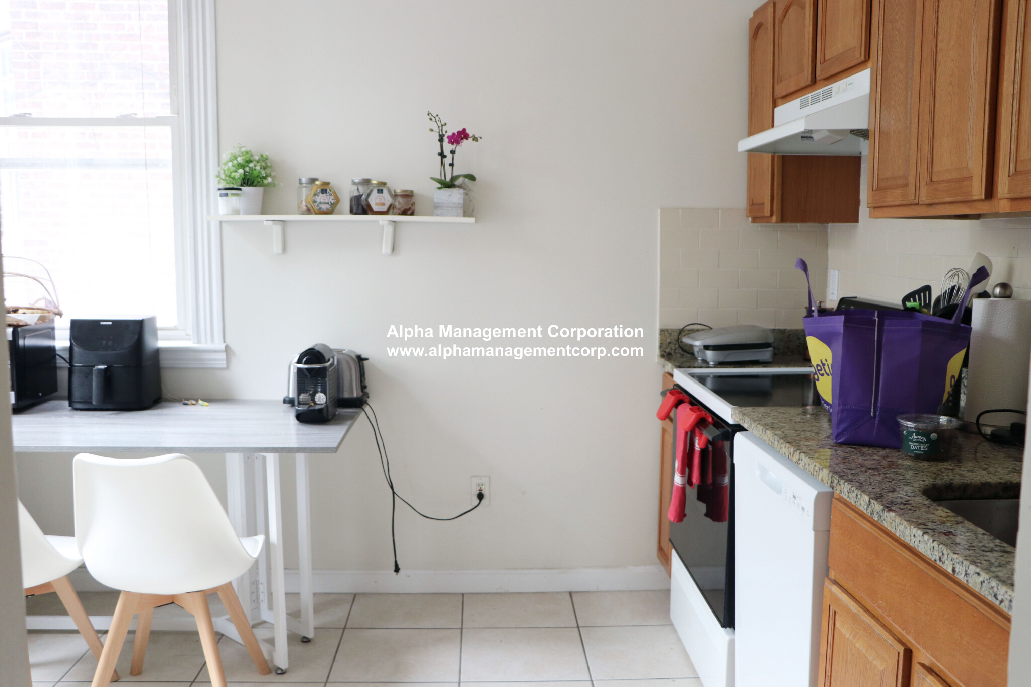 3 bed, 2 bath apartment for rent at 18 Euston St Unit 2, Brookline — photo 5 of 7