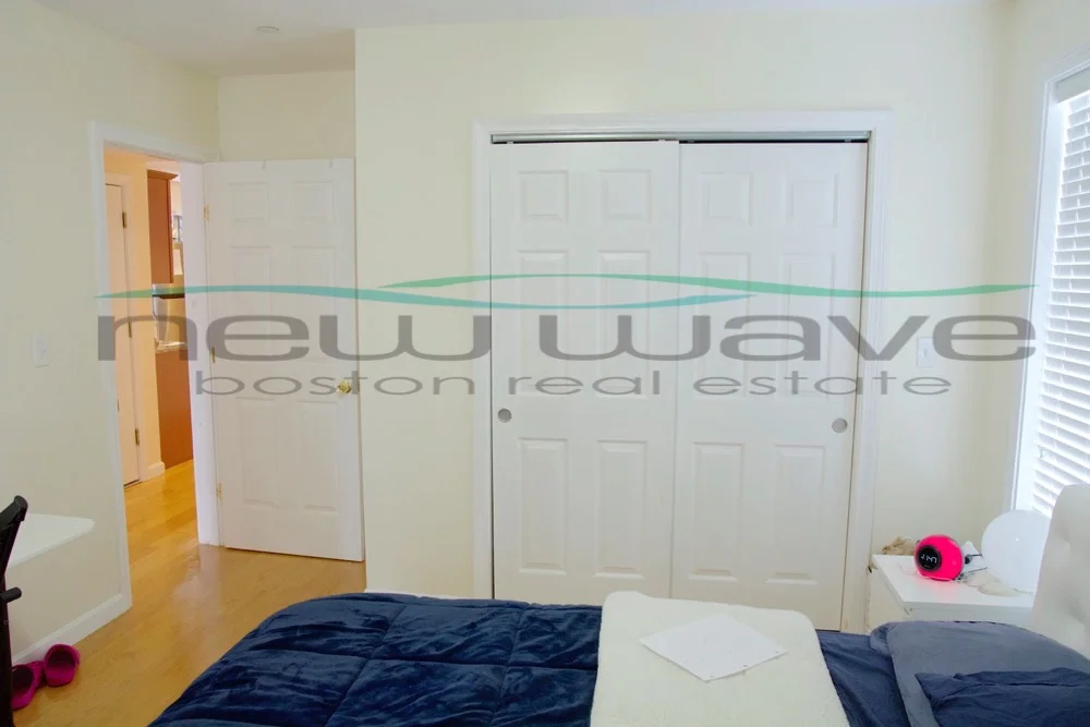 207 Hillside St, Mission Hill