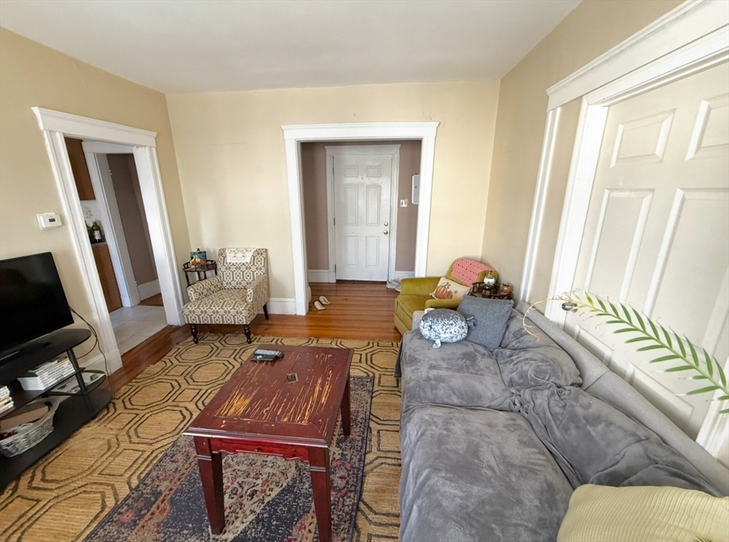 49 Conwell Ave, West Somerville