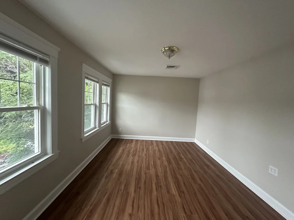 70 Shawmut St, East Weymouth