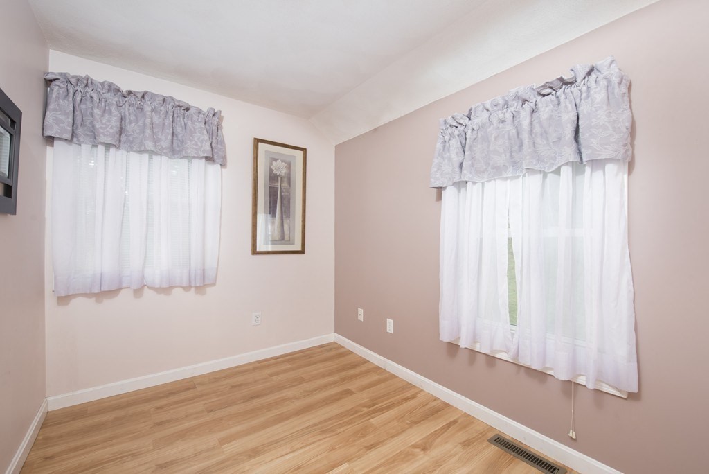 75 Saugus Ave, Saugus