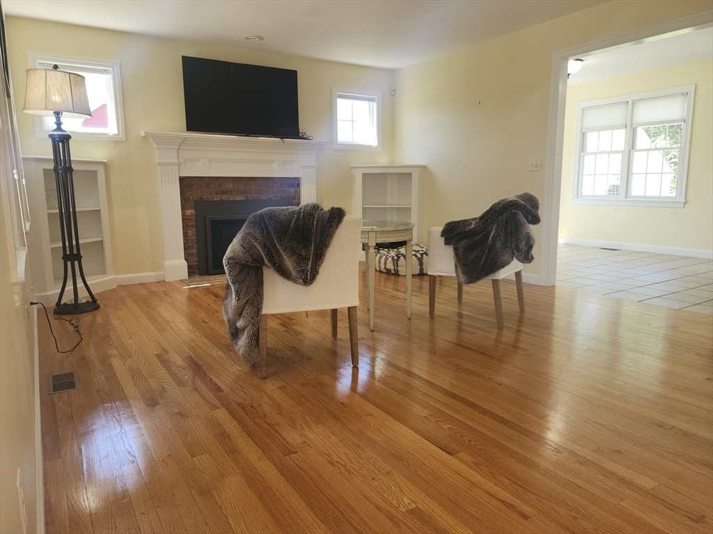 50 Fisher Rd, Southborough