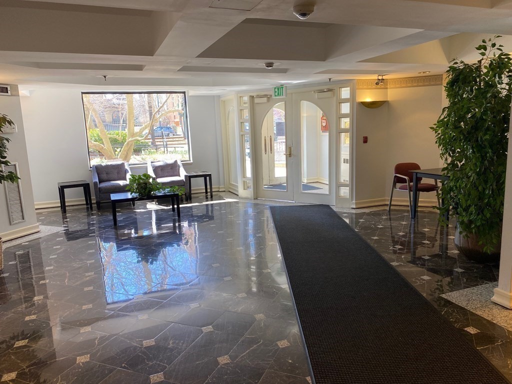 1933 Commonwealth Ave, Brighton