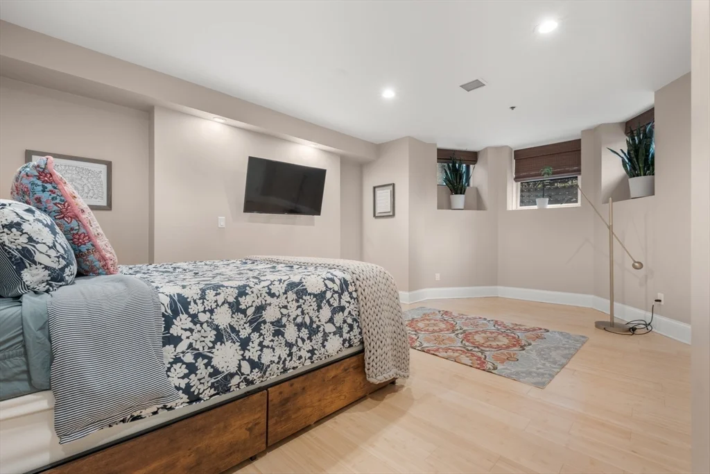 61 Saint Botolph St, Back Bay